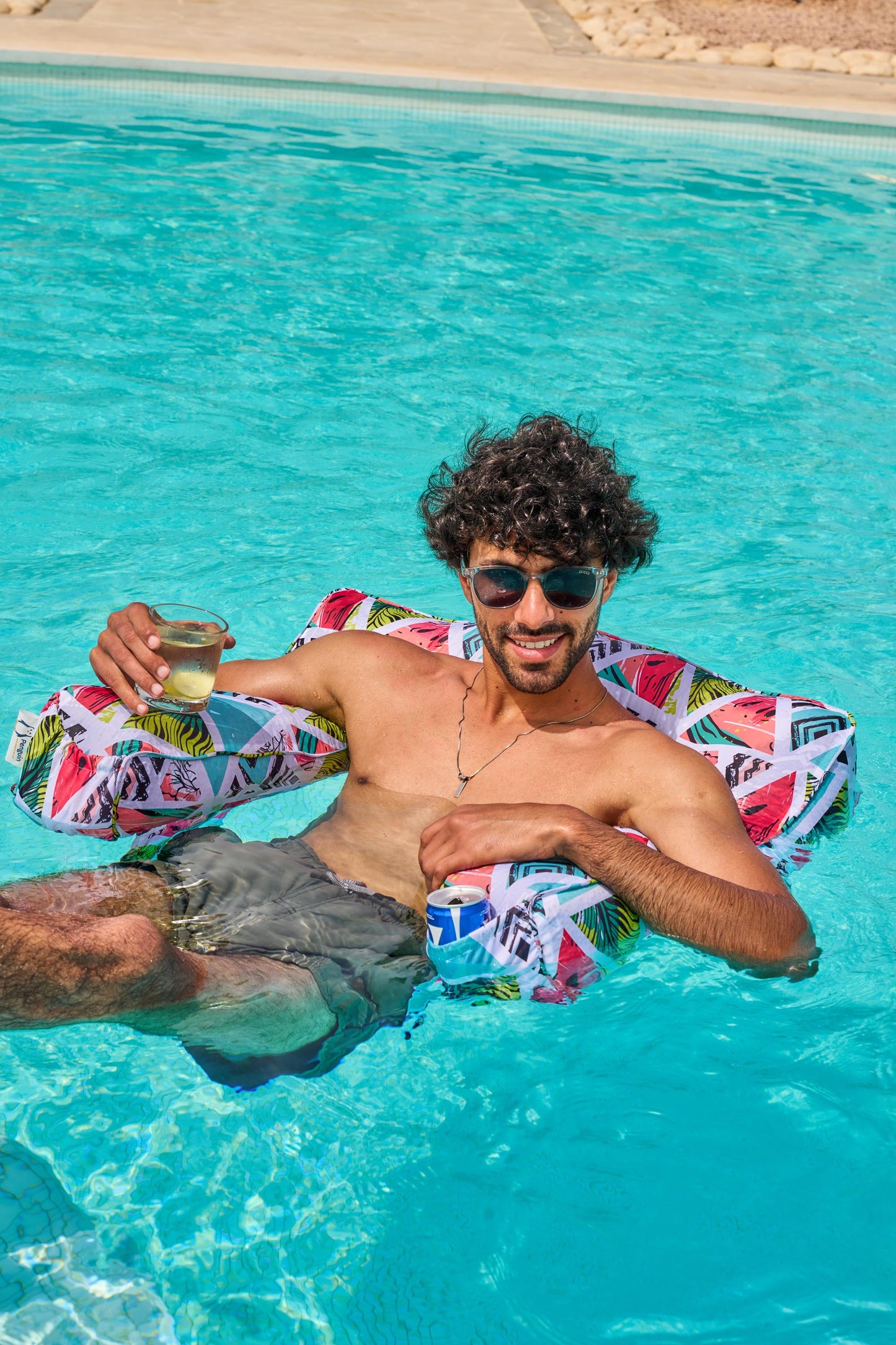 U-shaped float