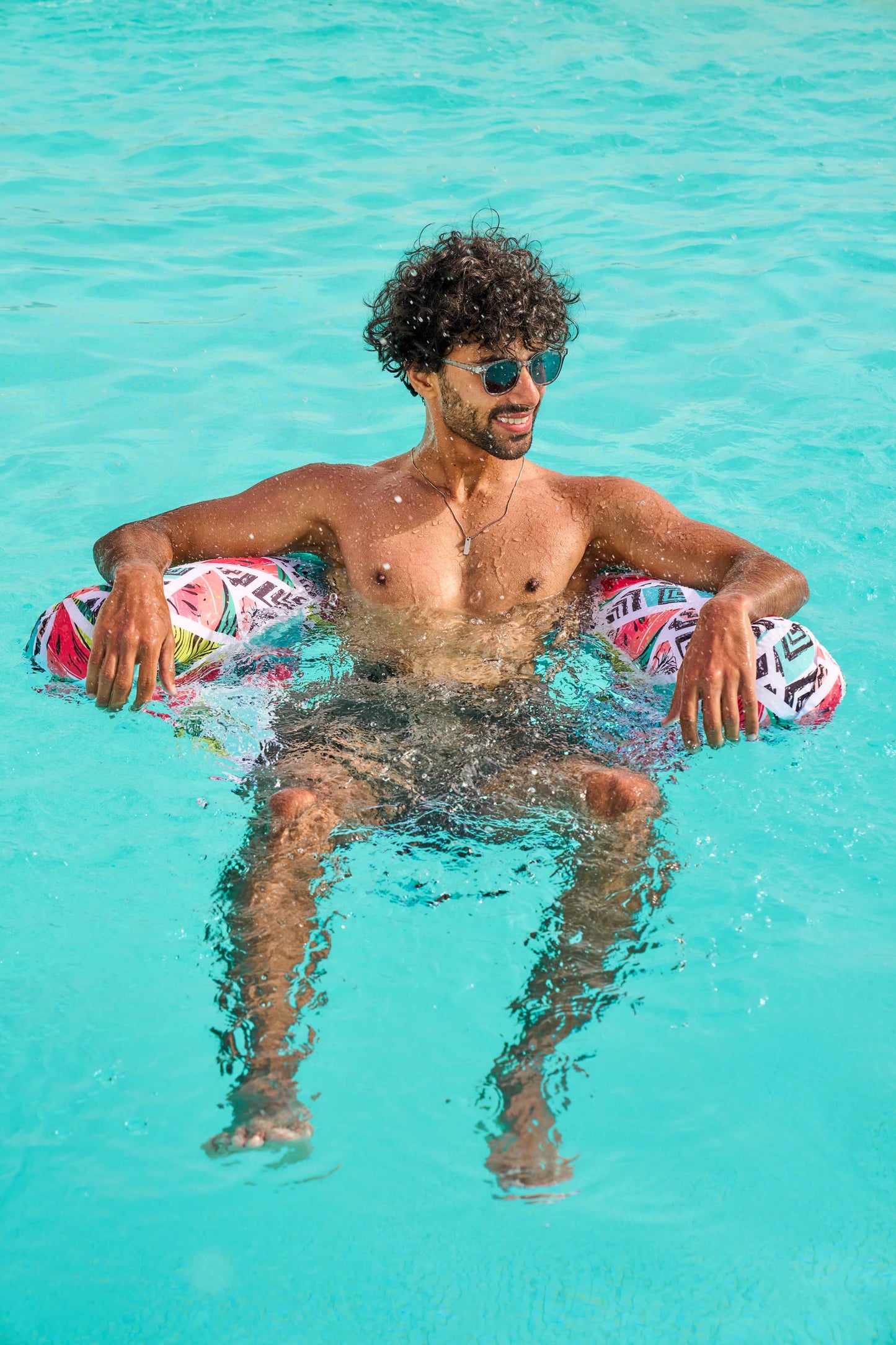 V-shaped float