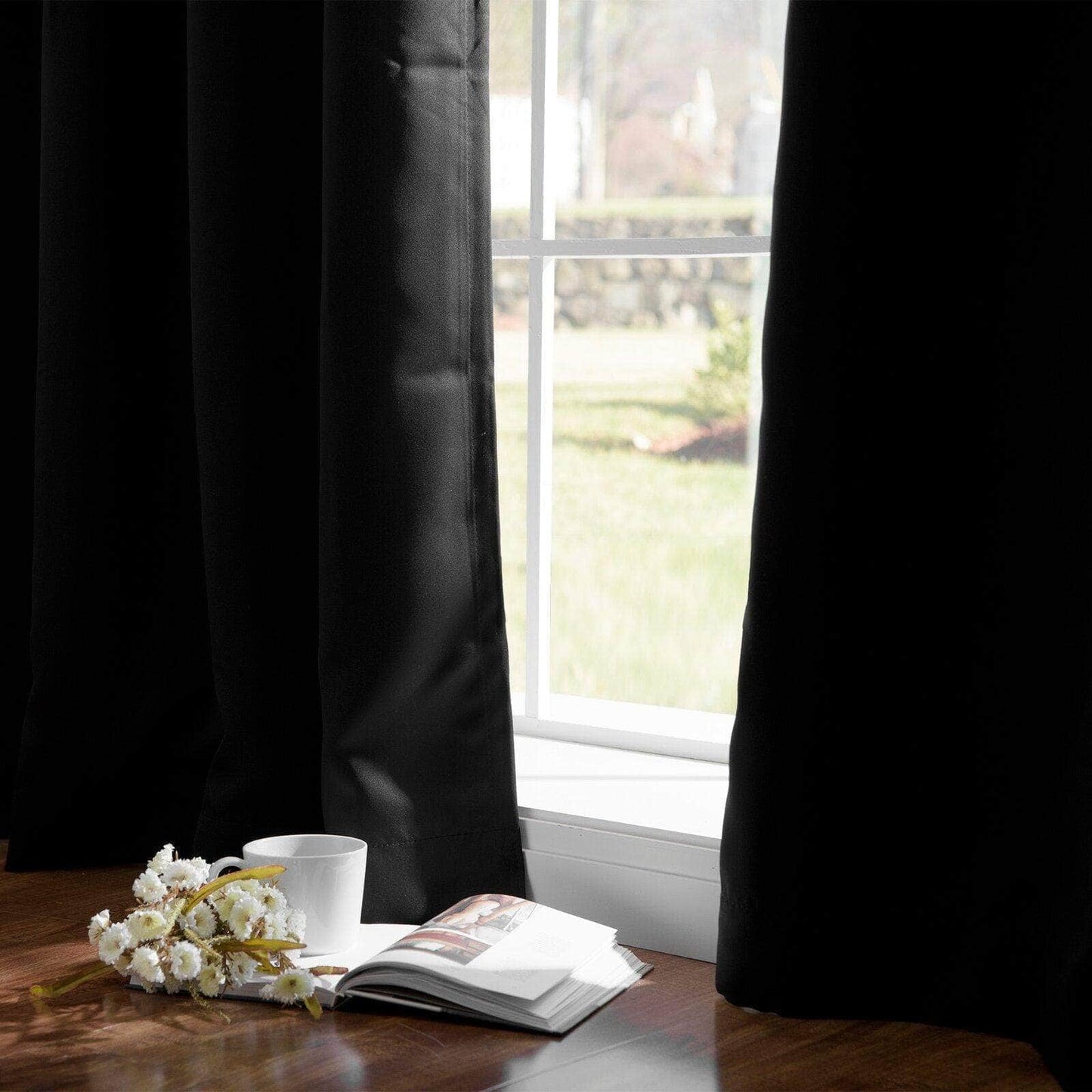 Penguin Group Curtains Black Velvet RikTig curtain