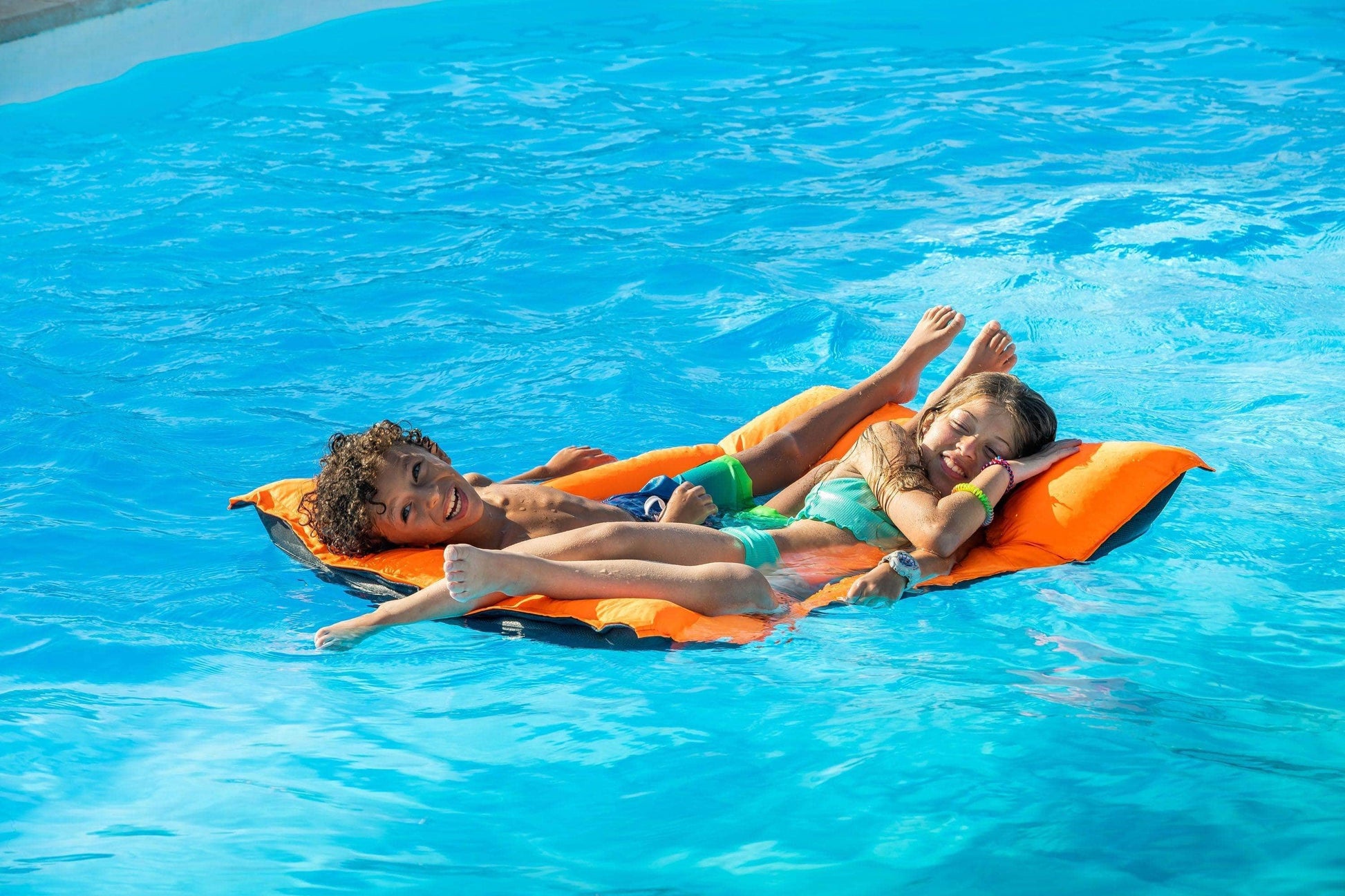 Penguin Group Floating Mat