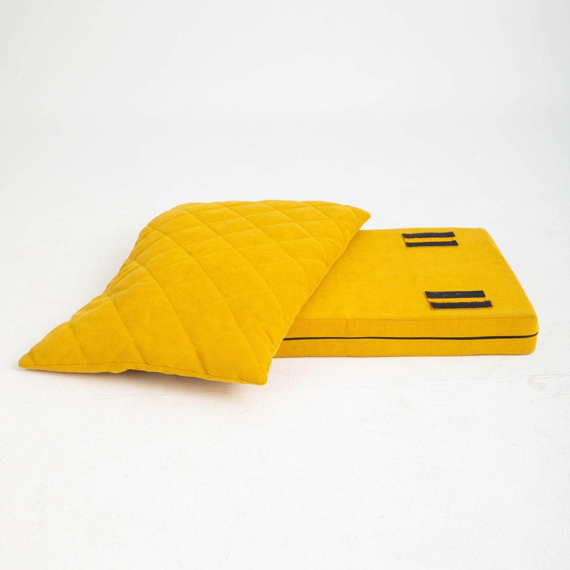 Penguin Group Grandulla Pet Bed