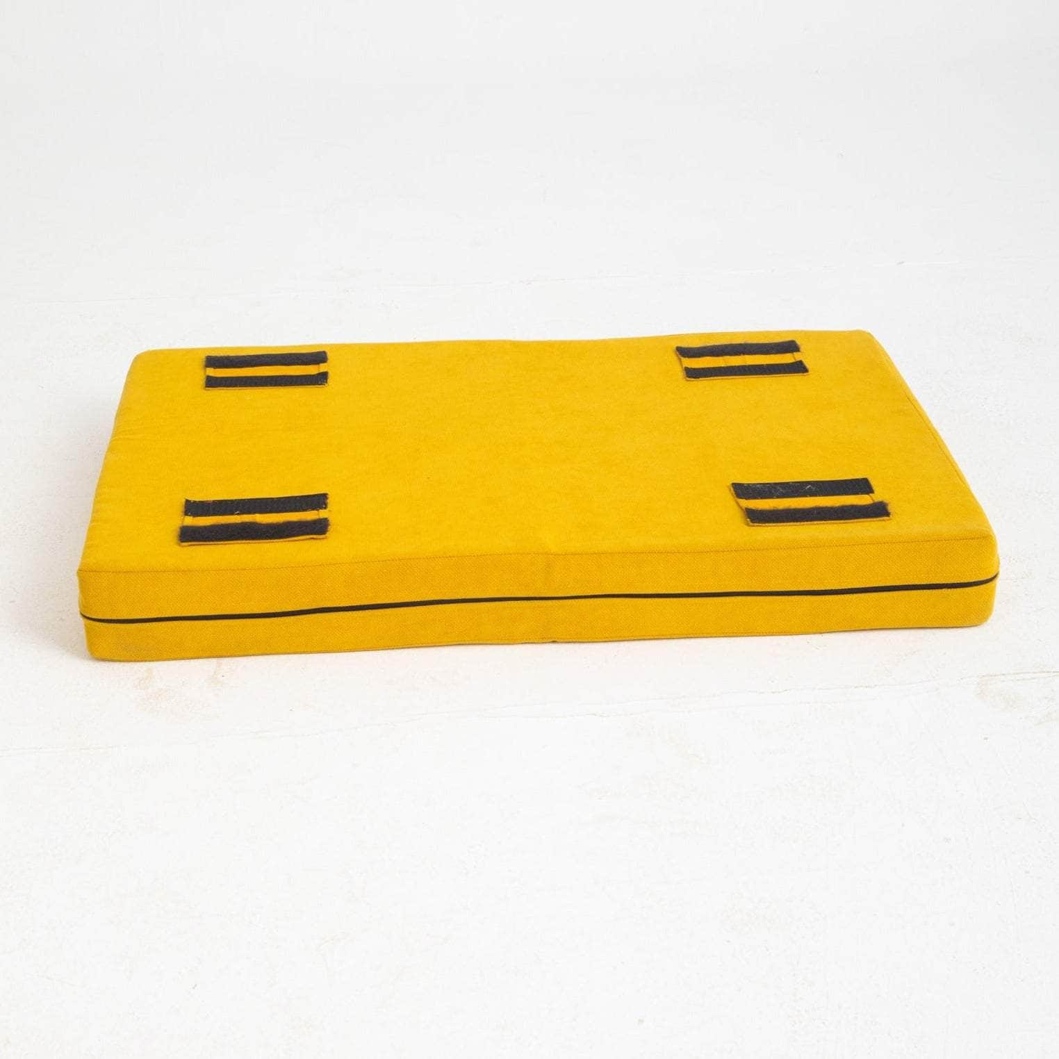 Penguin Group Grandulla Pet Bed