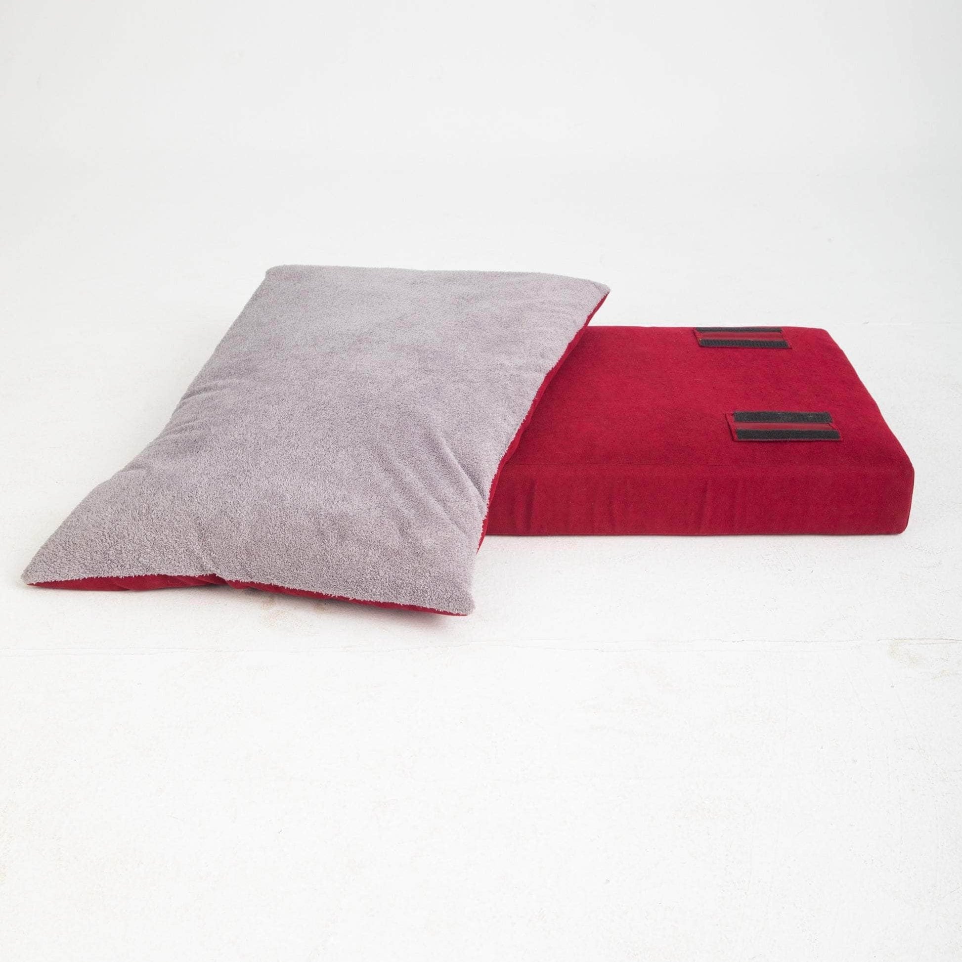Penguin Group Grandulla Pet Bed