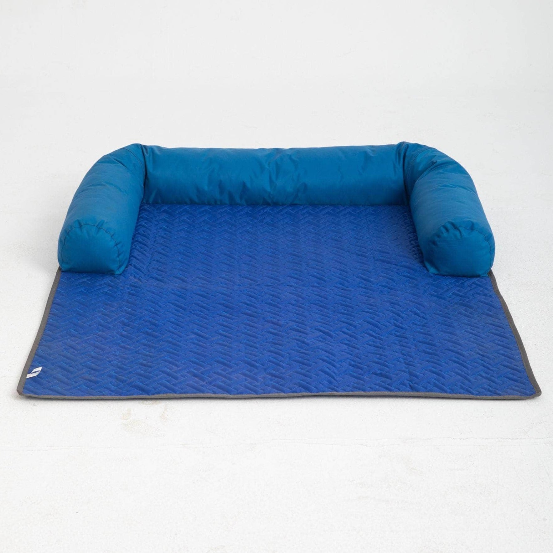 Penguin Group Sofa Pet-Bed Cover