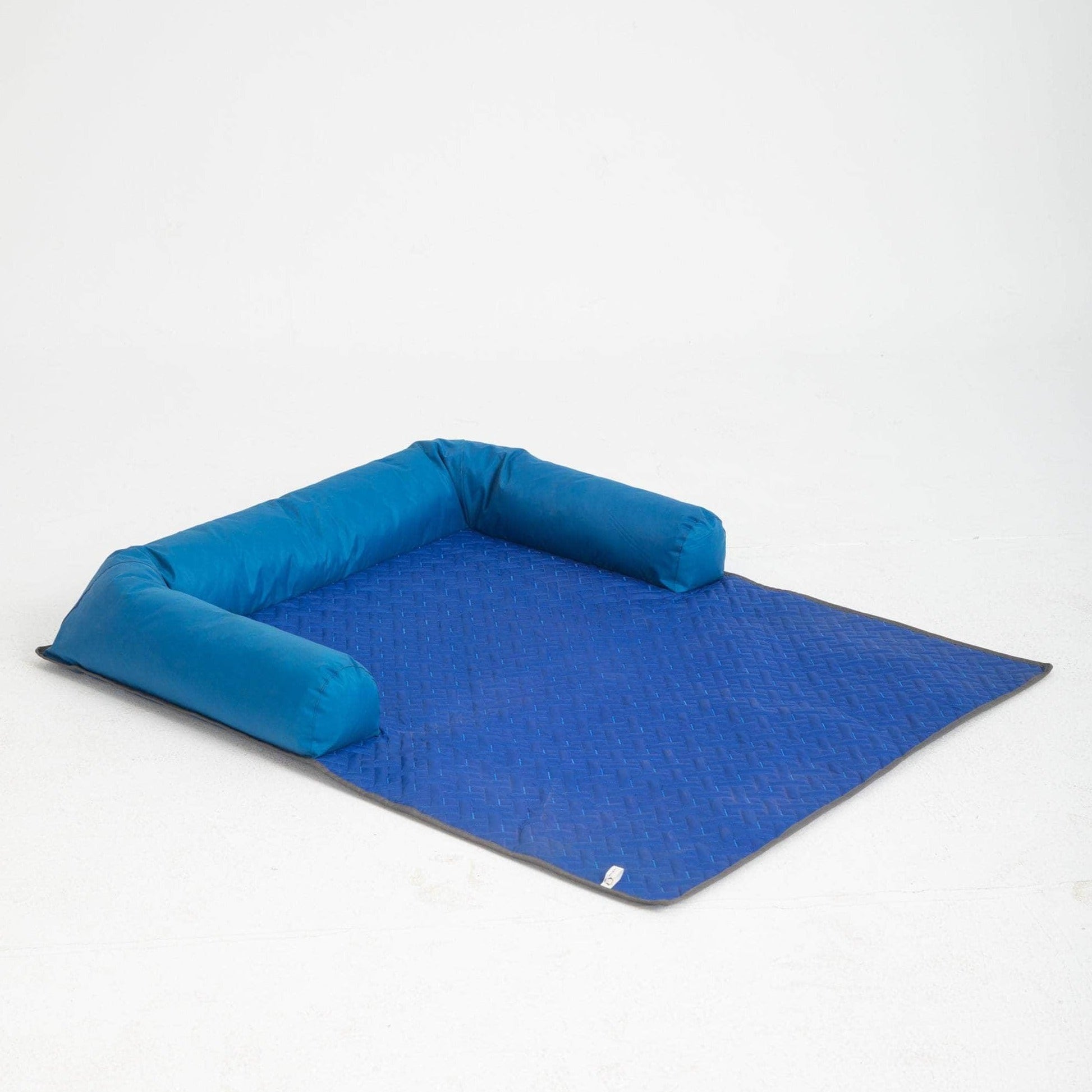 Penguin Group Sofa Pet-Bed Cover