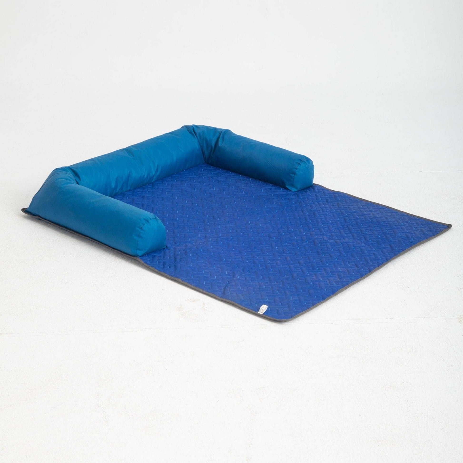 Penguin Group Sofa Pet-Bed Cover