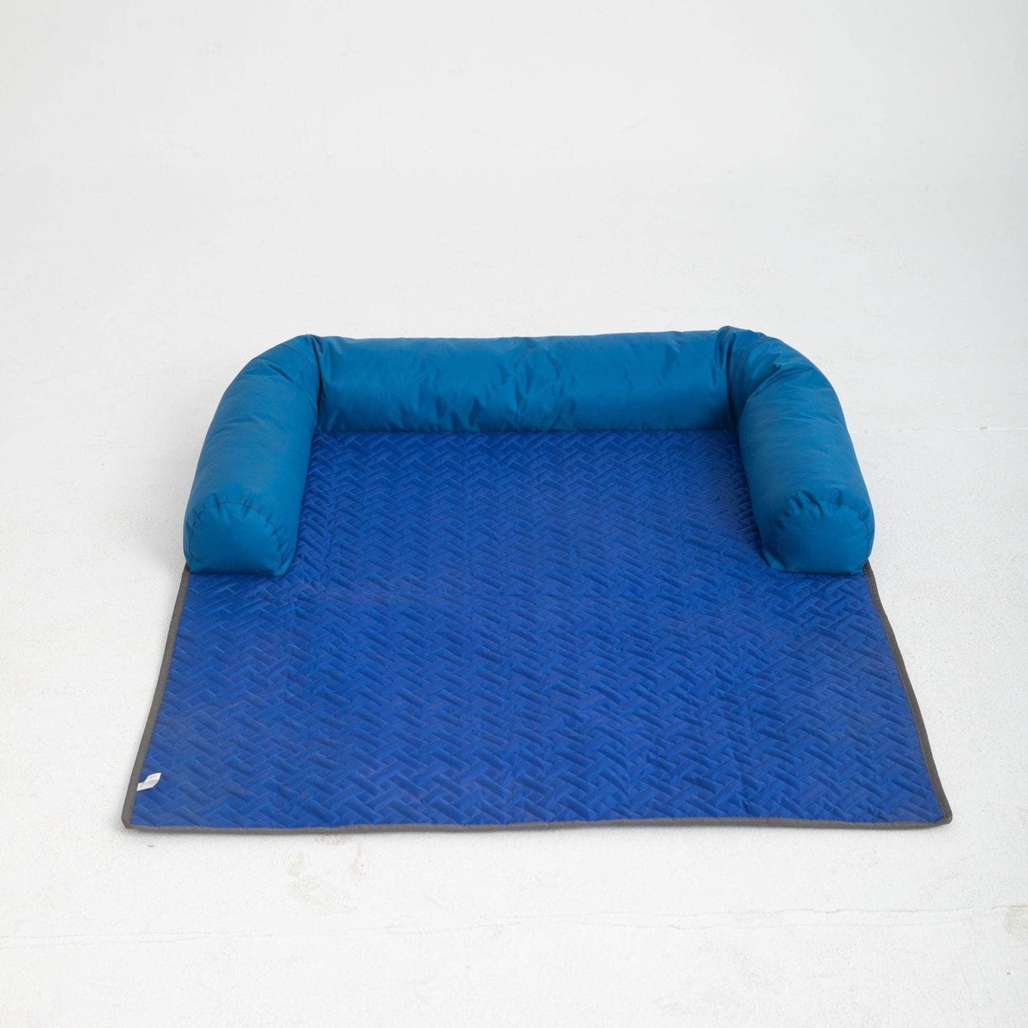 Penguin Group Sofa Pet-Bed Cover
