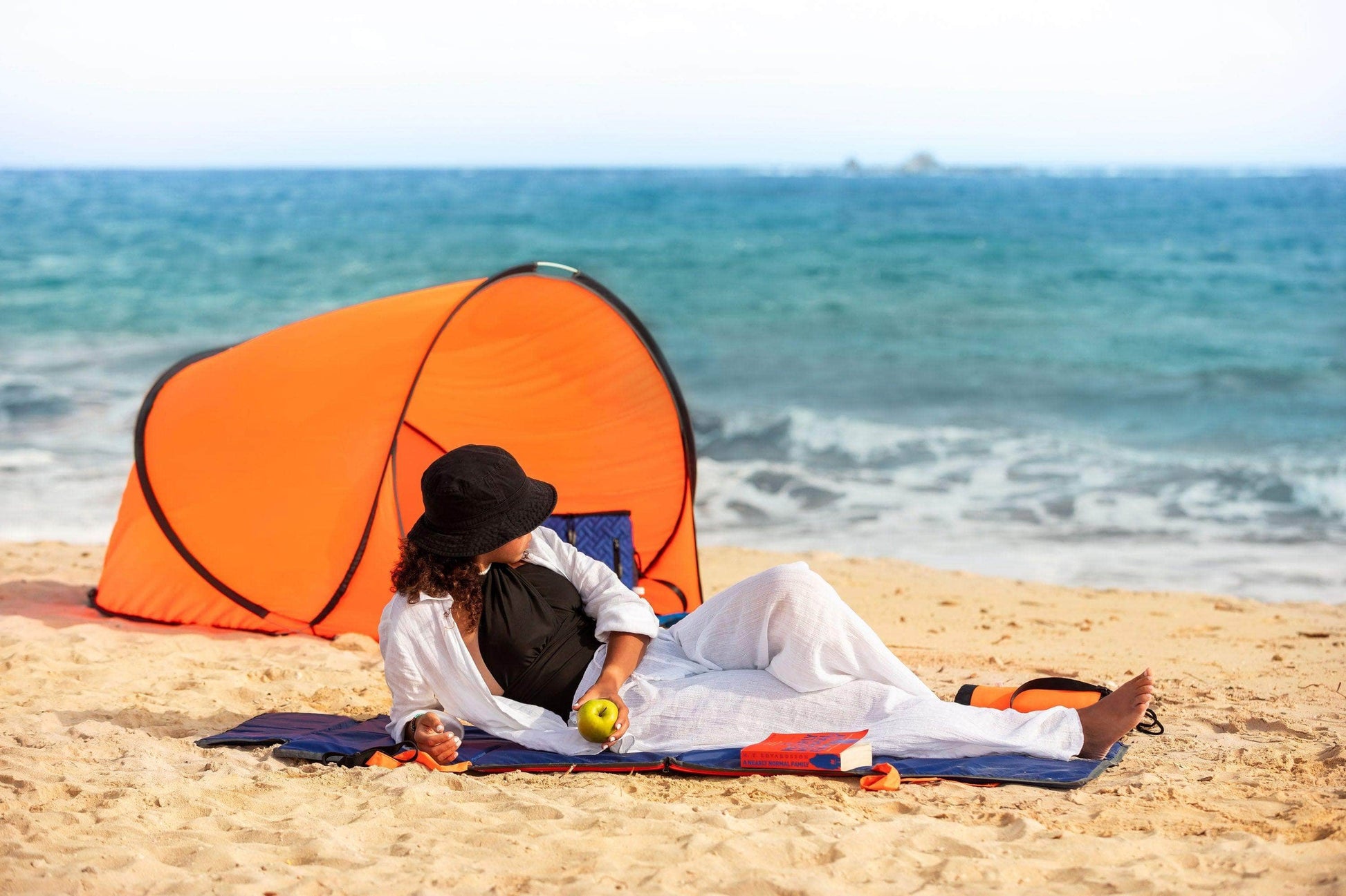 pro beach pop up tent zusammenlegen Pop-Up Beach 1-2 Persons Tent – Penguin Group